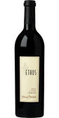 Die Flasche Ethos Reserve Cabernet Sauvignon zeigt ein klassisches Design mit einem goldenen Etikett und schwarzem Korken.