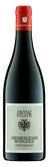 Eine elegante Flasche Spätburgunder mit rotem Korken und einem stilvollen Etikett, das den Namen des Weinguts zeigt.
