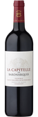 Eine elegante Flasche Rotwein mit einem kunstvollen Etikett, das den Namen 'La Capitelle de Baronarques' trägt.