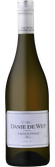 Eine elegante Flasche Danie de Wet Chardonnay mit einem schlichten, aber ansprechenden Etikett, das südafrikanische Herkunft betont.