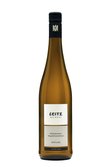 Die Flasche hat einen schwarzen Korken und ein schlichtes, aber ansprechendes Etikett, das die Weinsorte präsentiert.
