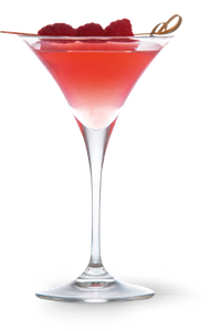 Ein eleganter Cocktail in einem Martiniglas, gefüllt mit einem leuchtend roten Getränk und garniert mit frischen Himbeeren.