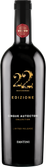 Ein edler Rotwein in einer kunstvoll gestalteten Flasche, die die 20-jährige Jubiläumsausgabe von Fantini feiert, zieht die Blicke auf sich.