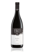 Ein hochwertiger Rotwein in einer schlanken Flasche, die das Etikett 'Ried Edelgraben' und den Jahrgang 2019 präsentiert.
