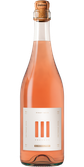 Eine Flasche alkoholfreier Rosé-Sekt aus Pinot Noir mit einem eleganten Etikett und einem Korken, der mit 'Cheers' beschriftet ist.