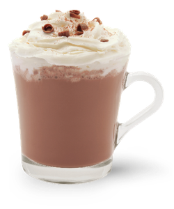 In einem klaren Glas servierte heiße Schokolade, bedeckt mit Sahne und Schokoladenraspeln, bietet einen köstlichen Genuss.