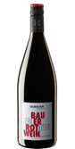 Eine elegante Flasche Rotwein mit einem modernen Etikett, das den Namen 'Emil Bauer' und 'Ein Liter' zeigt.