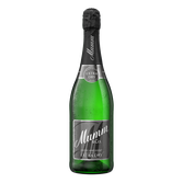 Die Flasche Mumm Sekt, mit dem Aufdruck 'Extra Dry', strahlt Eleganz aus und ist perfekt für festliche Anlässe.