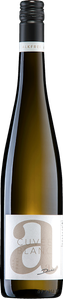 Eine elegante Flasche alkoholfreier Weißwein mit einem stilvollen Etikett und einem modernen Design, das die Aufmerksamkeit auf sich zieht.