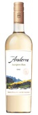 Die Flasche Anderras Sauvignon Blanc zeigt ein ansprechendes Design mit einem malerischen Landschaftsbild auf dem Etikett.