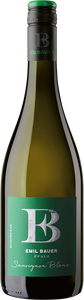 Die Flasche präsentiert sich mit einem modernen Etikett, das den Namen 'Sauvignon Blanc' und das Logo von Emil Bauer zeigt.