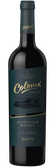 Ein ansprechendes Flaschendesign von Colomé Malbec, das die Verbindung zur malerischen Landschaft des Valle Calchaquí in Argentinien zeigt.