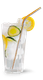 Ein Glas mit einem erfrischenden Getränk, das mit Eis und frischen Zitronen- und Gurkenscheiben für einen sommerlichen Genuss sorgt.