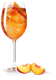 Das Glas enthält ein leuchtend orangefarbenes Getränk, das mit Eis gefüllt ist und mit saftigen Pfirsichstücken garniert ist.