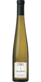Die Flasche zeigt einen spitzen, schlanken Hals und ein ansprechendes Design, das den späten Ernteprozess hervorhebt.