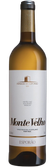 Der Monte Velho Wein präsentiert sich in einer schlanken Flasche, die mit einem stilvollen Etikett und einem metallischen Verschluss versehen ist.
