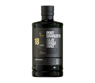 Ein hochwertiger Scotch Whisky, Port Charlotte 18, präsentiert sich in einer eleganten Flasche mit einem modernen, minimalistischen Etikett.