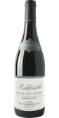 Eine elegante Weinflasche mit schwarzem Deckel und kunstvollem Etikett, das die Côtes-du-Rhône Appellation beschreibt.