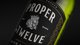 Die Flasche strahlt Eleganz aus, mit einem markanten Tiger-Logo und dem Schriftzug 'Triple Distilled' in goldenen Buchstaben.
