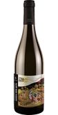 Die Flasche zeigt ein farbenfrohes Etikett, das eine Ernte-Szene mit Frauen in roten Kleidern und blauen Kopftüchern illustriert.