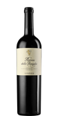 Eine elegante Flasche Rotwein mit einem hellen Etikett, das den Namen 'Riserva della Famiglia' trägt.