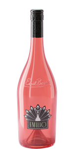 Die Flasche hat eine auffällige rosafarbene Farbe und ein detailliertes Etikett mit dem Namen 'Emilio' und einem Pfau-Design.