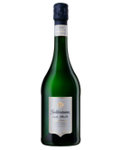 Ein hochwertiger Sekt in einer grünen Glasflasche, die die Tradition und Eleganz des Weinguts Geldermann verkörpert.