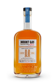 Die Flasche des Mount Gay Rums zeigt ein ansprechendes Design mit einem blauen Etikett und der Aufschrift 'Master Blender Collection'.