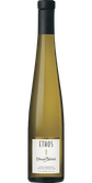 Die Flasche zeigt einen spitzen, schlanken Hals und ein ansprechendes Design, das den späten Ernteprozess hervorhebt.
