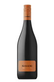 Eine elegante Flasche Prosecco mit einem orangefarbenen Korken und einem stilvollen Etikett von Ruggeri.