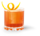 Ein elegantes Glas mit einem orangefarbenen Cocktail, garniert mit einer spiralförmigen Orangenschale auf Eis.