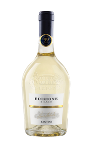 Ein hochwertiger italienischer Weißwein in einer geschwungenen Flasche, die mit dem Schriftzug 'Edizione' und goldenen Akzenten verziert ist.