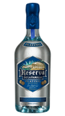 Ein edles Flaschendesign mit blauer Kappe und goldenen Akzenten, das die Tradition und Qualität des Tequilas hervorhebt.