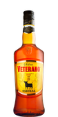 Eine Flasche Veterano, ein spanischer Brandy, steht vor einem weißen Hintergrund und strahlt in warmen, goldenen Tönen.