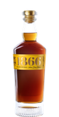 Eine elegante Flasche Brandy mit goldener Etikette, die das Jahr 1866 zeigt, steht vor einem weißen Hintergrund.