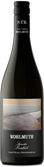 Die Flasche zeigt das Weingut 'Wohlmuth' mit dem Schriftzug 'Steirischer Panther' und einem stilvollen, minimalistischen Design.