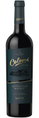 Ein ansprechendes Flaschendesign von Colomé Malbec, das die Verbindung zur malerischen Landschaft des Valle Calchaquí in Argentinien zeigt.