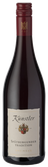 Ein hochwertiger Spätburgunder aus dem Rheingau, abgebildet in einer ansprechenden Flasche mit einem goldenen VDP-Symbol.
