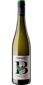 Ein hochwertiger Riesling in einer schlanken Flasche, die mit einem eleganten Etikett und einem grünen Verschluss versehen ist.