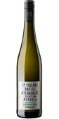 Ein eleganter Wein mit einem einzigartigen Etikett, das eine klare Haltung gegen Rassismus und Diskriminierung einnimmt.