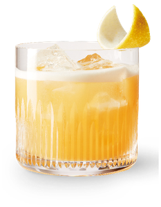 Ein Cocktail mit einer goldenen Farbe, serviert in einem facettierten Glas, garniert mit einer frischen Zitronenscheibe.